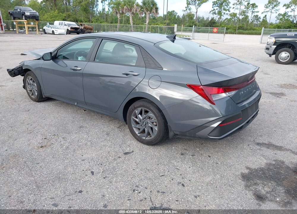 2024 HYUNDAI ELANTRA VIN: KMHLM4DG8RU749226