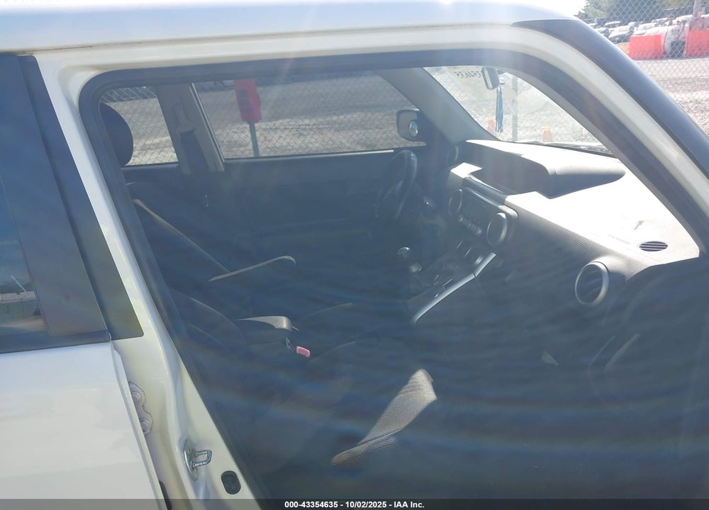 2009 SCION XB VIN: JTLKE50E691074568