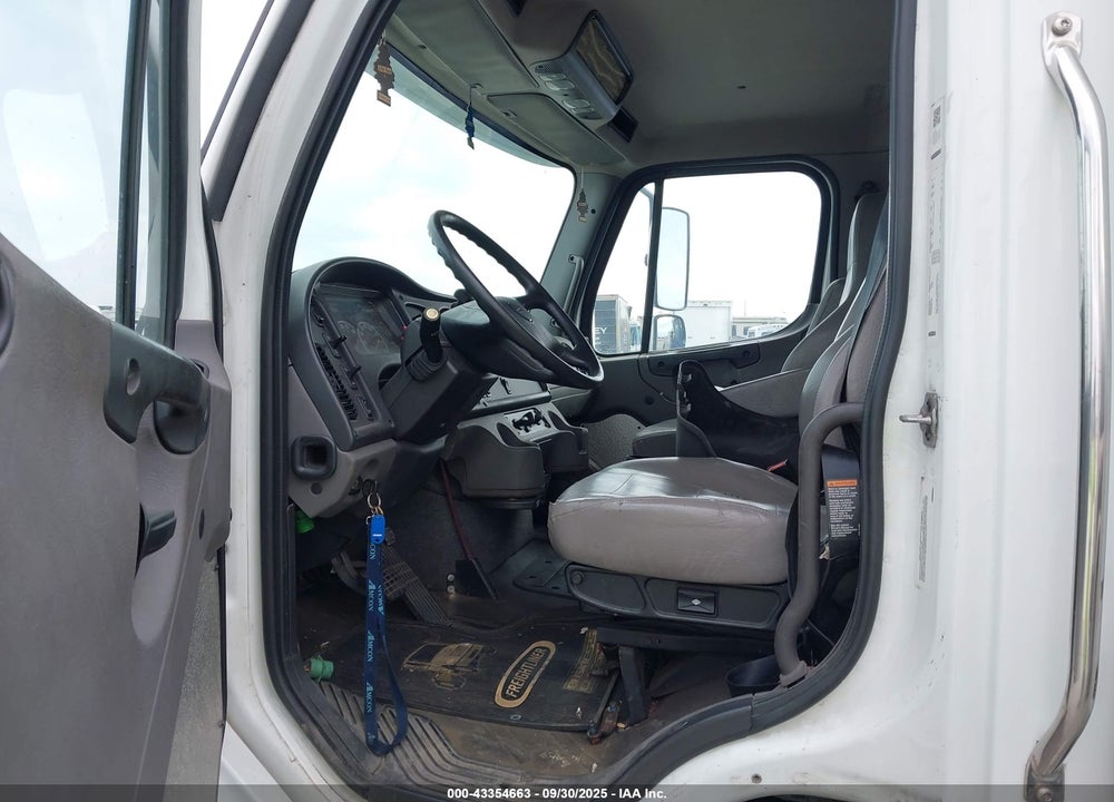 2019 FREIGHTLINER M2 106 VIN: 1FVACWD25KHKE9327