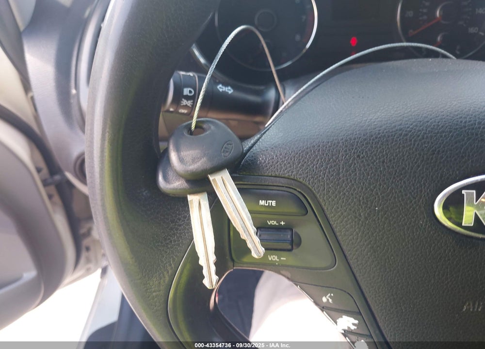 2015 KIA FORTE VIN: KNAFK4A68F5257057