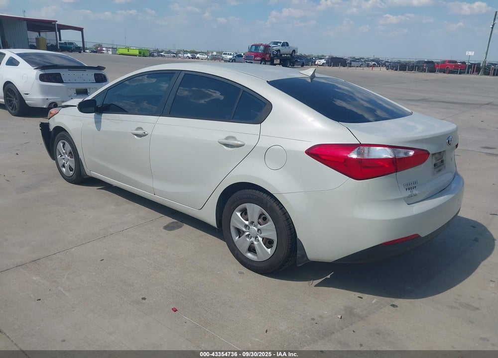 2015 KIA FORTE VIN: KNAFK4A68F5257057