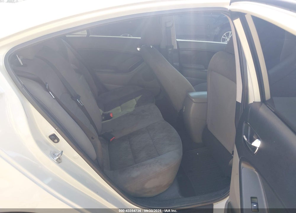 2015 KIA FORTE VIN: KNAFK4A68F5257057