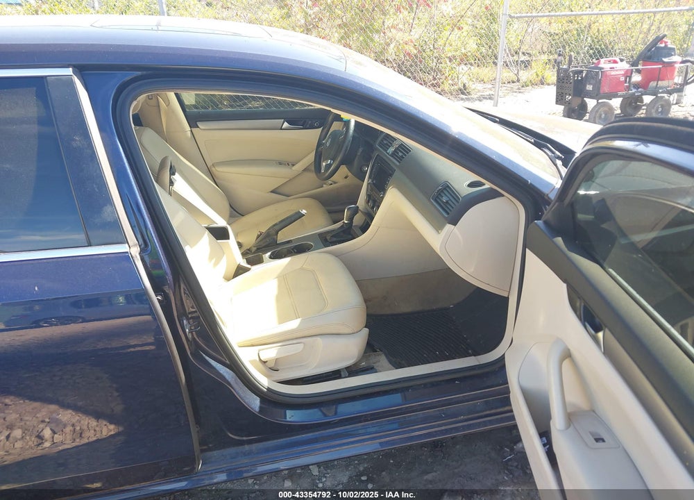 2014 VOLKSWAGEN PASSAT VIN: 1VWBT7A30EC035240