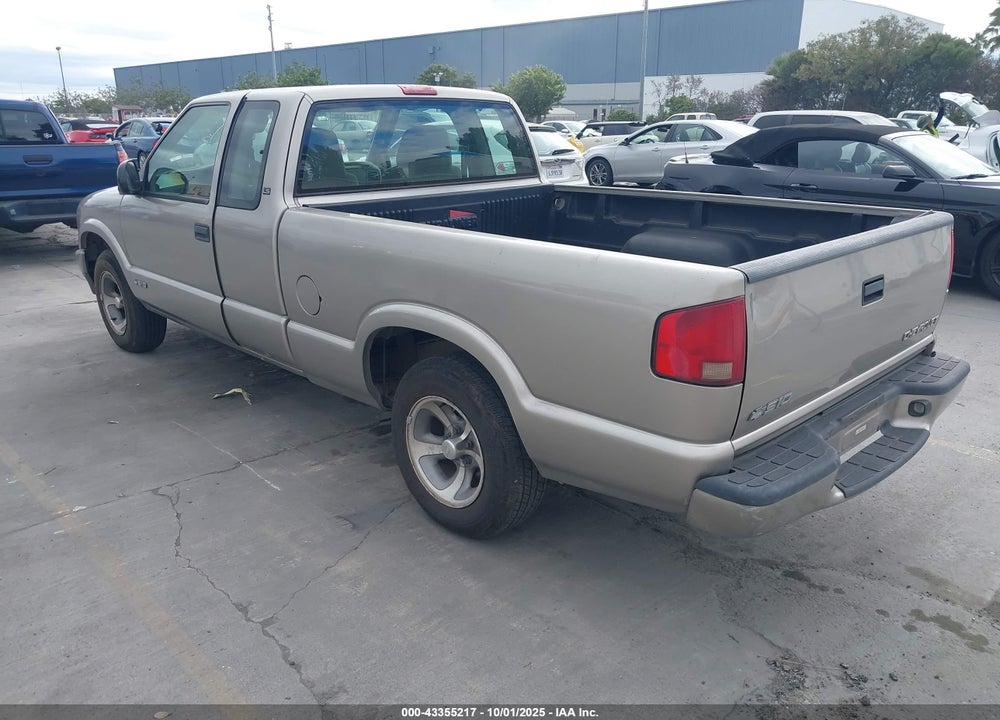1998 CHEVROLET S-10 LS FLEETSIDE VIN: 1GCCS1941W8222057