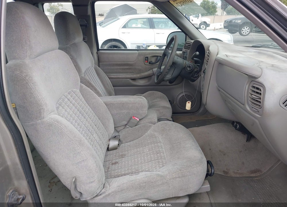 1998 CHEVROLET S-10 LS FLEETSIDE VIN: 1GCCS1941W8222057