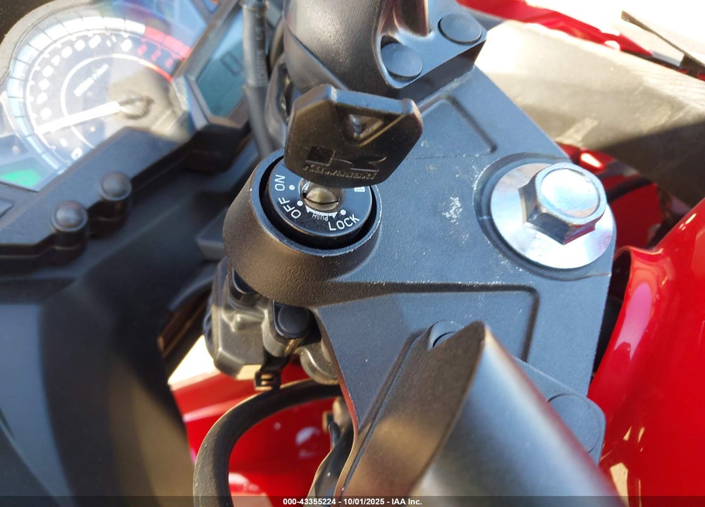 2016 KAWASAKI EX300 VIN: JKAEX8A10GDA26167