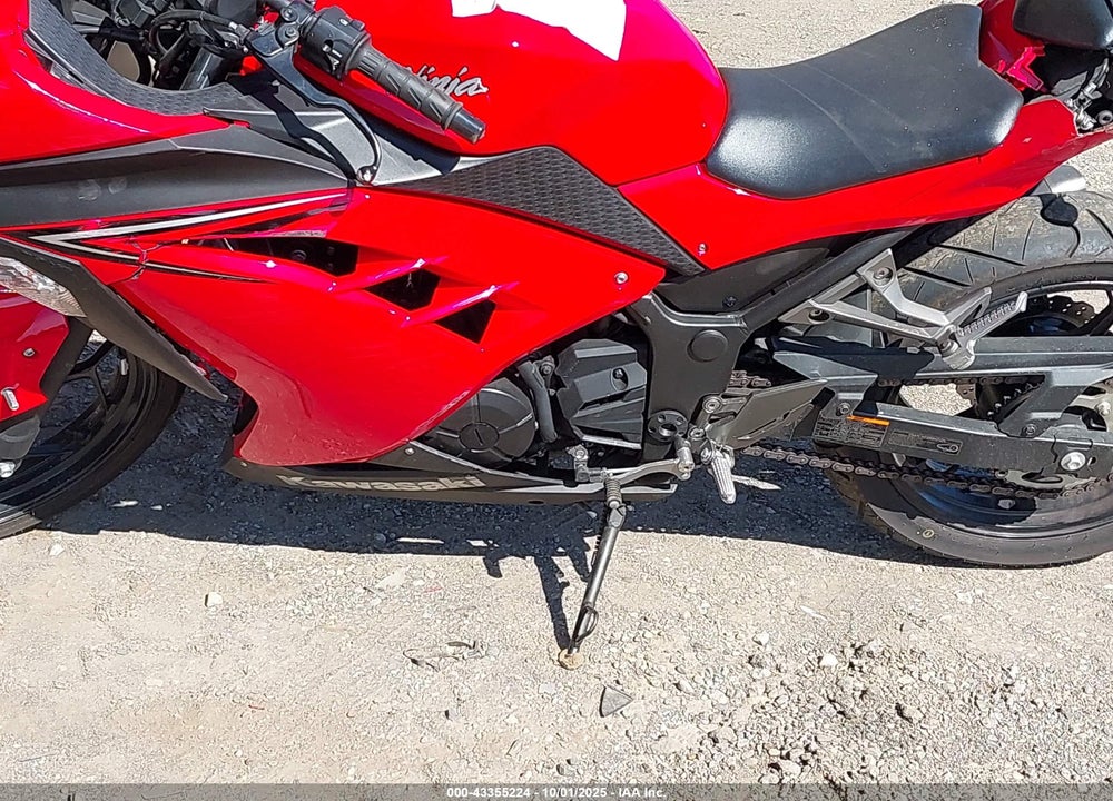 2016 KAWASAKI EX300 VIN: JKAEX8A10GDA26167