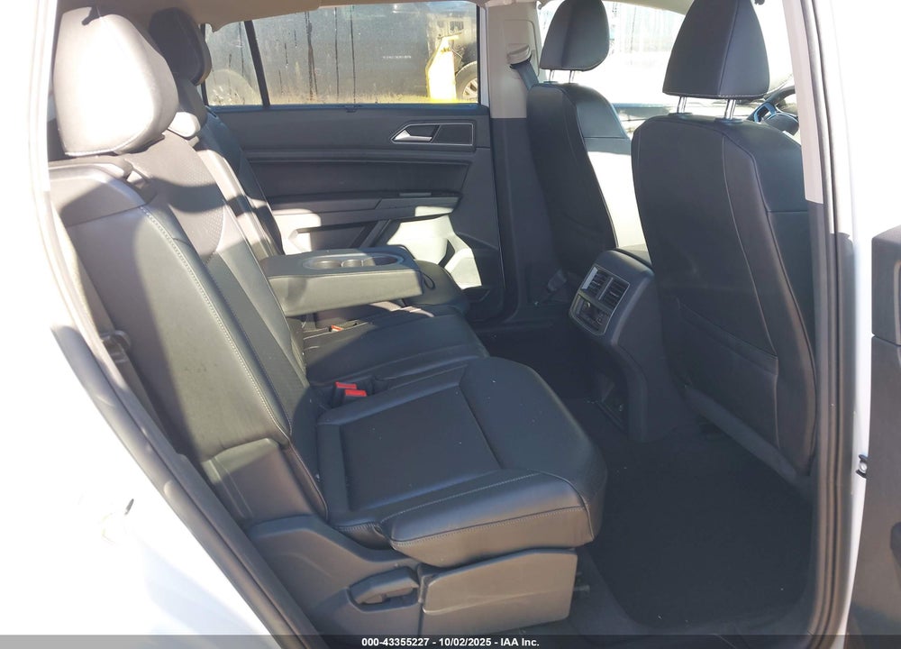 2019 VOLKSWAGEN ATLAS VIN: 1V2WR2CA3KC562474