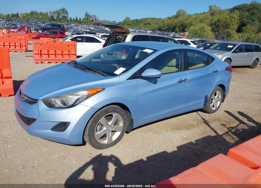 2013 HYUNDAI ELANTRA VIN: KMHDH4AE5DU727219