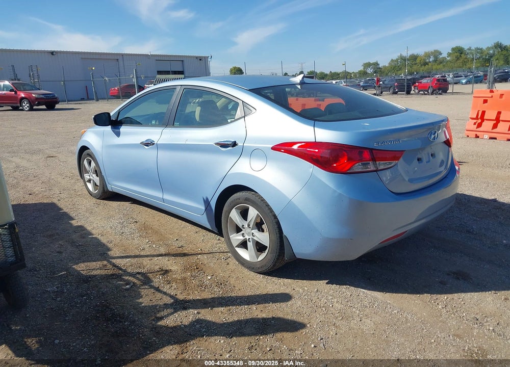 2013 HYUNDAI ELANTRA VIN: KMHDH4AE5DU727219