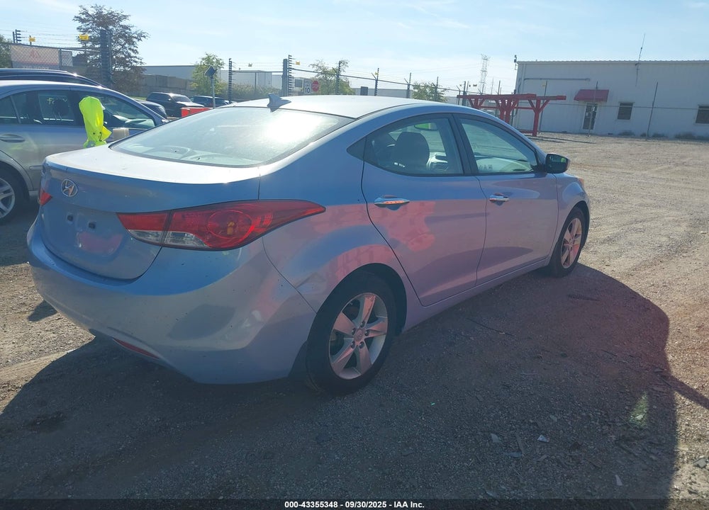 2013 HYUNDAI ELANTRA VIN: KMHDH4AE5DU727219