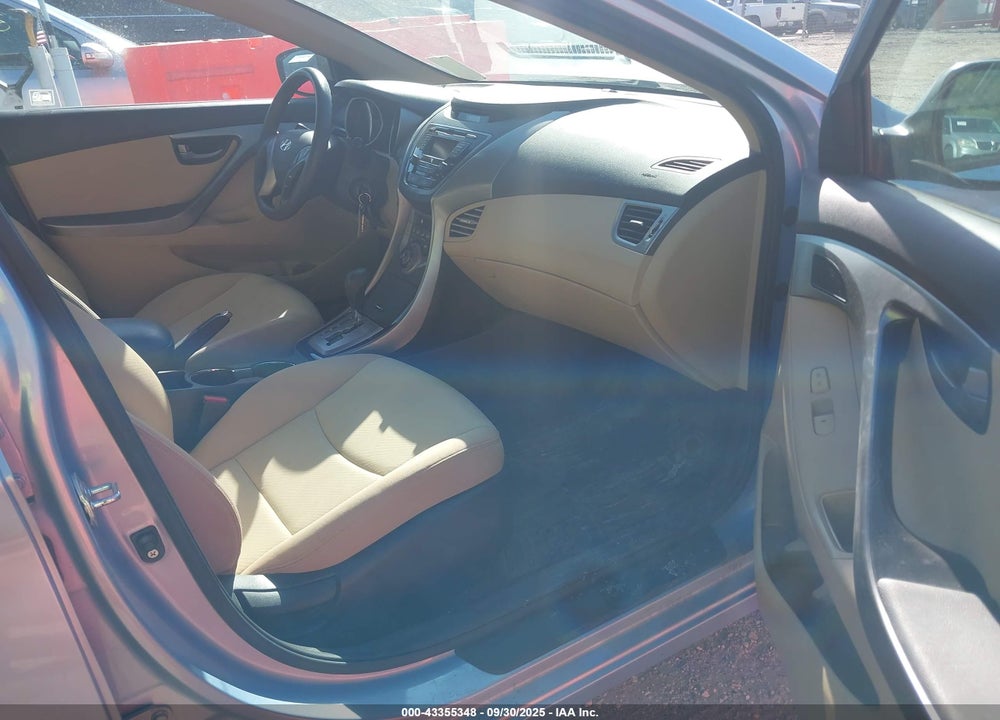 2013 HYUNDAI ELANTRA VIN: KMHDH4AE5DU727219