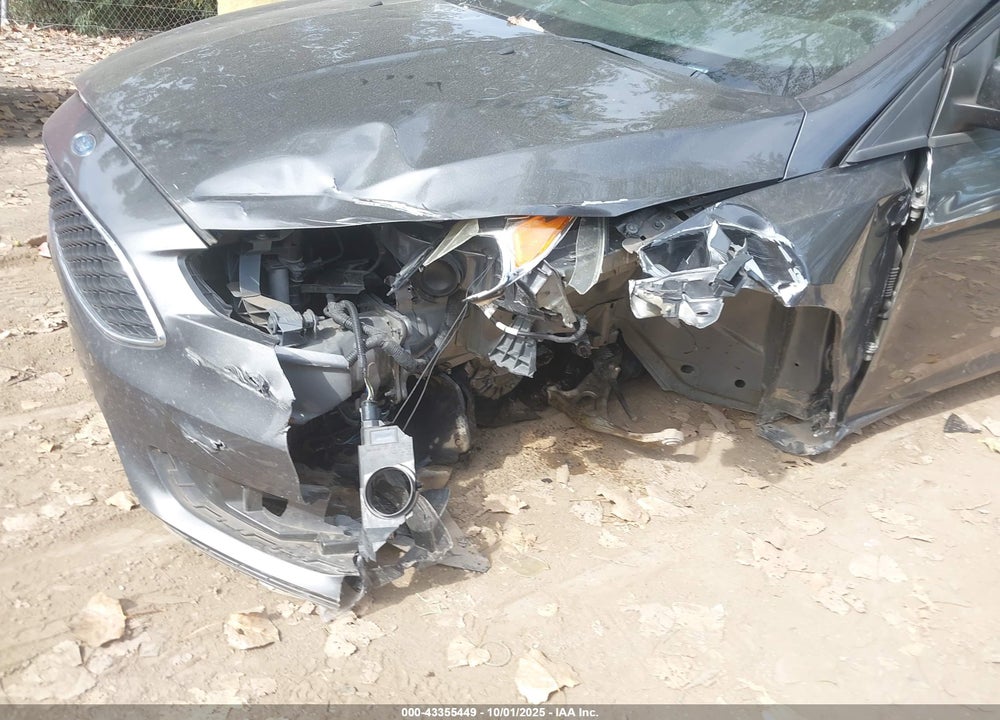 2017 FORD FOCUS VIN: 1FADP3F2XHL252913