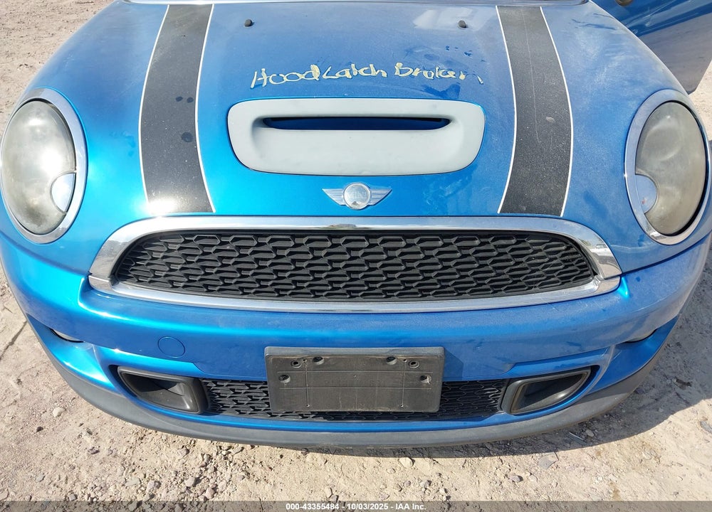 2011 MINI COOPER VIN: WMWZG3C50BTY36174
