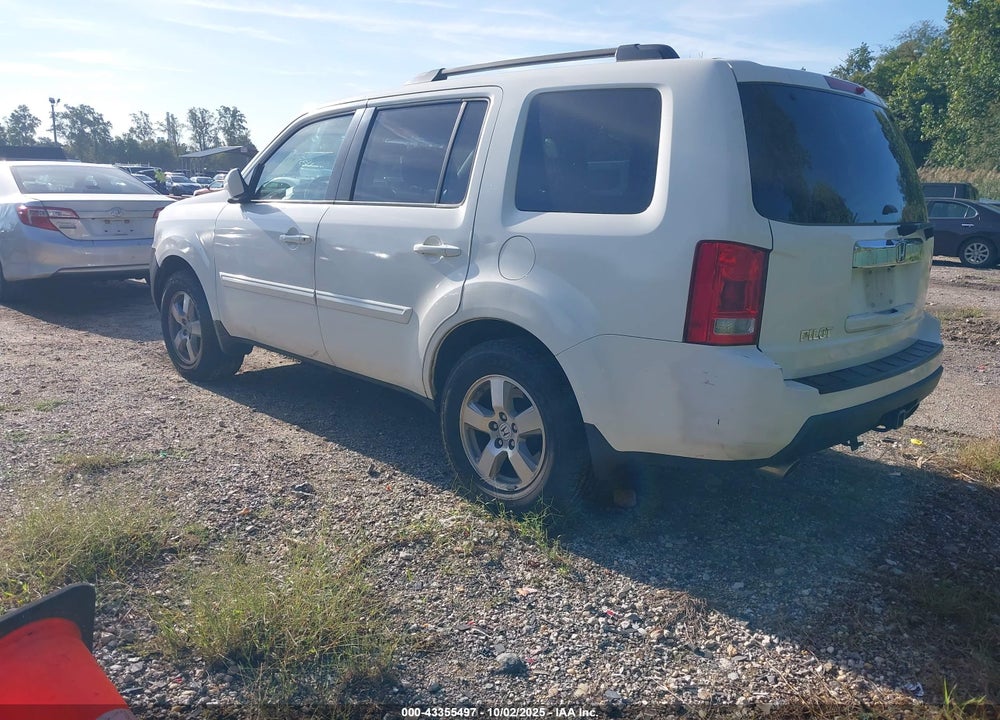2011 HONDA PILOT VIN: 5FNYF3H51BB010012