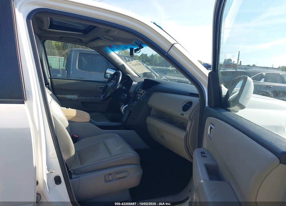 2011 HONDA PILOT VIN: 5FNYF3H51BB010012