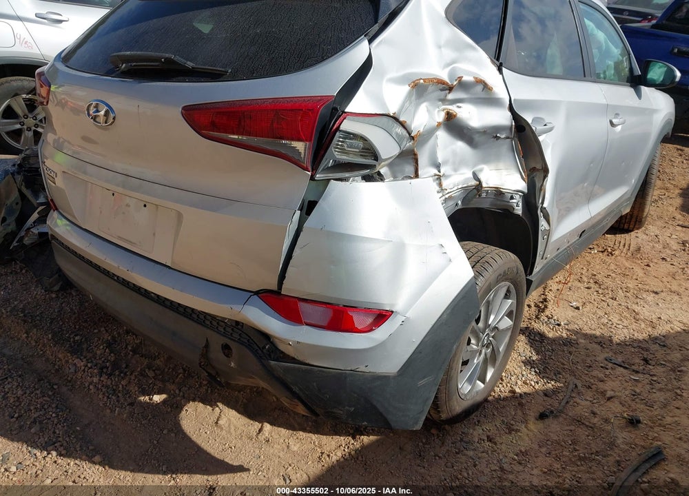 2016 HYUNDAI TUCSON VIN: KM8J33A42GU125384