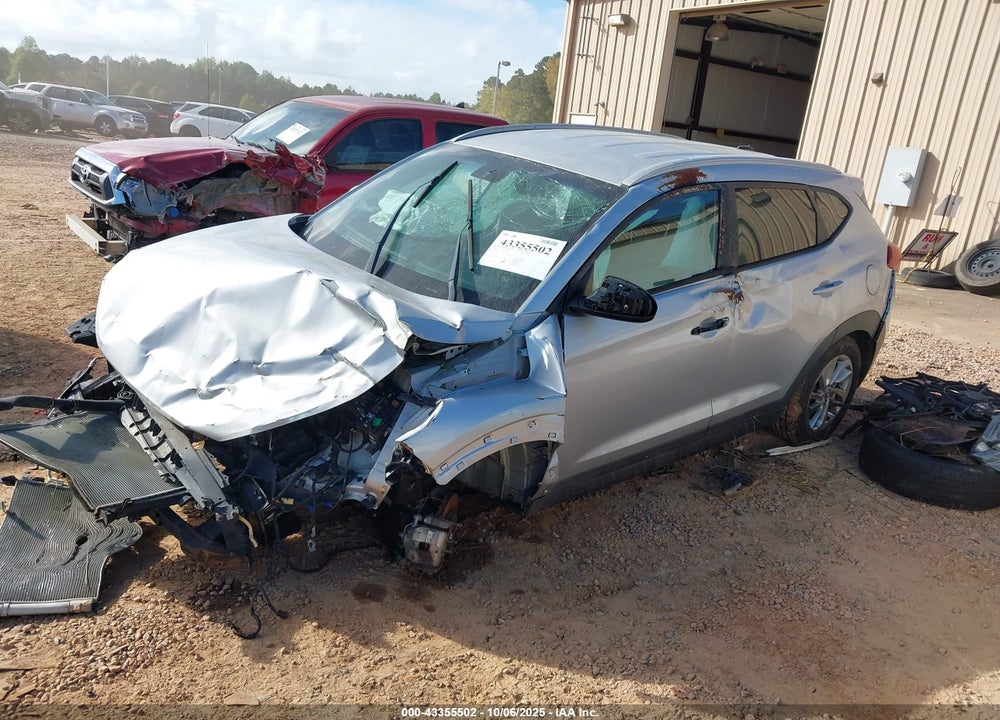2016 HYUNDAI TUCSON VIN: KM8J33A42GU125384