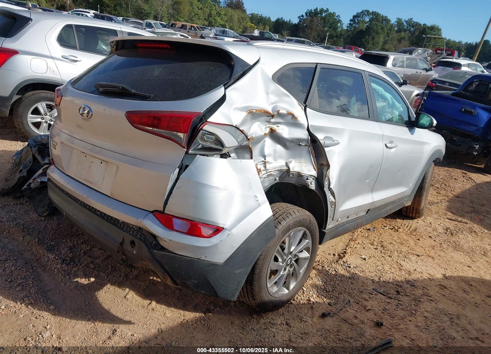 2016 HYUNDAI TUCSON VIN: KM8J33A42GU125384