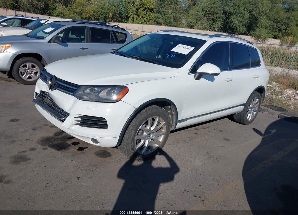 2014 VOLKSWAGEN TOUAREG TDI LUX VIN: WVGEP9BPXED012958