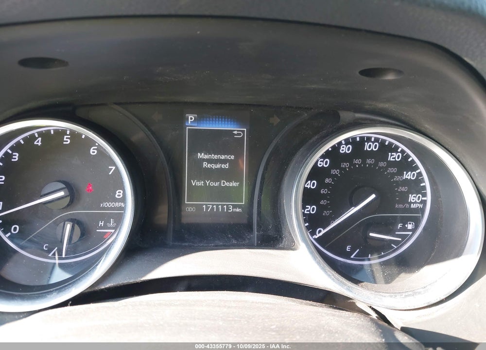 2018 TOYOTA CAMRY LE VIN: 4T1B11HK0JU557644