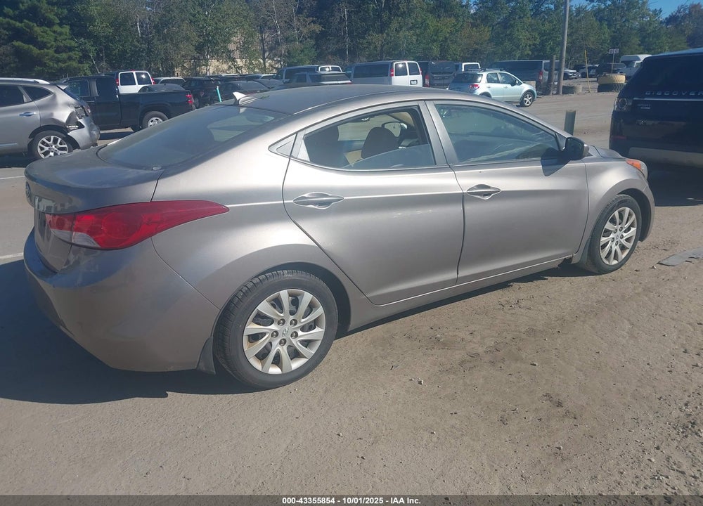 2013 HYUNDAI ELANTRA VIN: 5NPDH4AE3DH205039