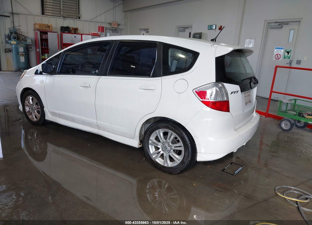 2009 HONDA FIT VIN: JHMGE886X9S012244