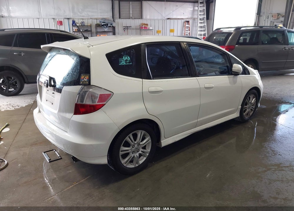 2009 HONDA FIT VIN: JHMGE886X9S012244
