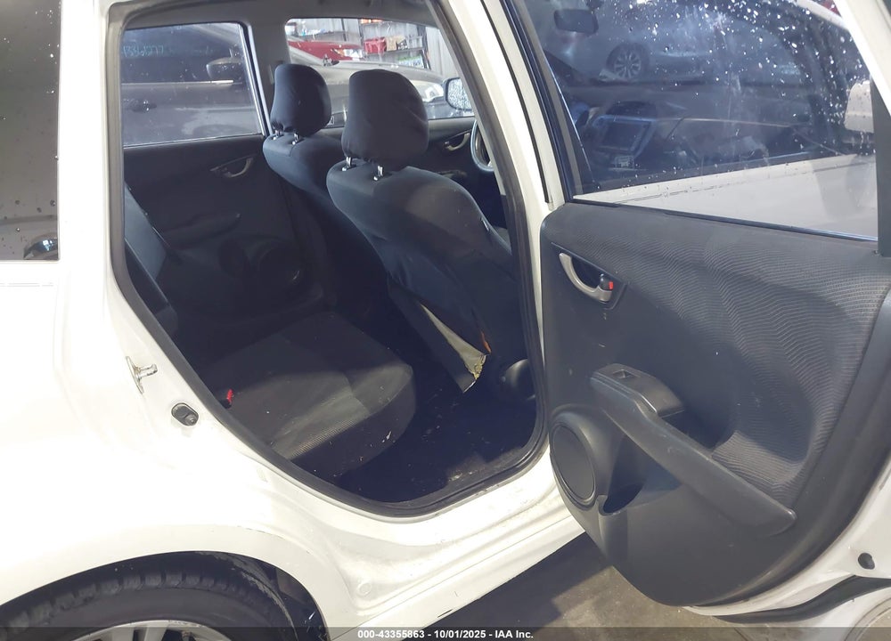 2009 HONDA FIT VIN: JHMGE886X9S012244