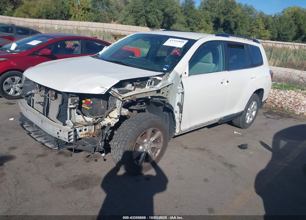 2011 TOYOTA HIGHLANDER BASE V6 VIN: 5TDBK3EH6BS092122