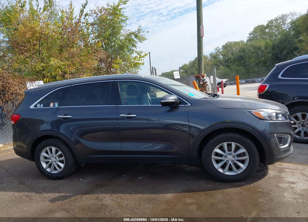 2018 KIA SORENTO 2.4L LX VIN: 5XYPG4A37JG344396