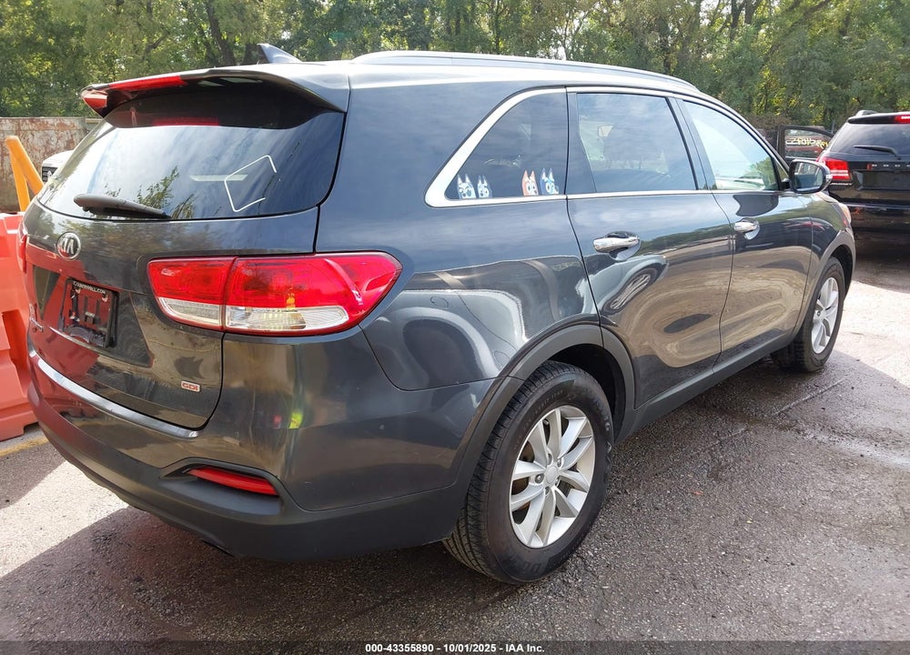 2018 KIA SORENTO 2.4L LX VIN: 5XYPG4A37JG344396