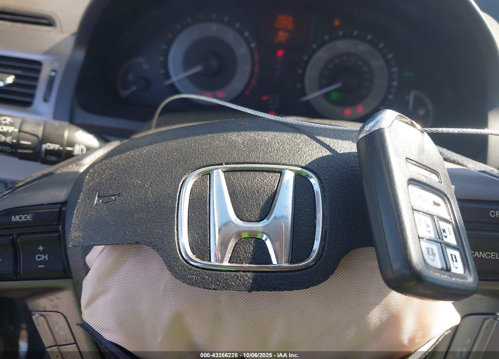 2016 HONDA ODYSSEY VIN: 5FNRL5H94GB036025