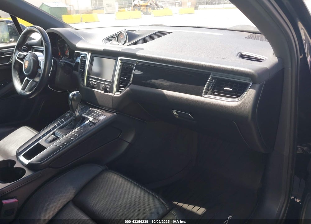 2015 PORSCHE MACAN VIN: WP1AB2A58FLB54370
