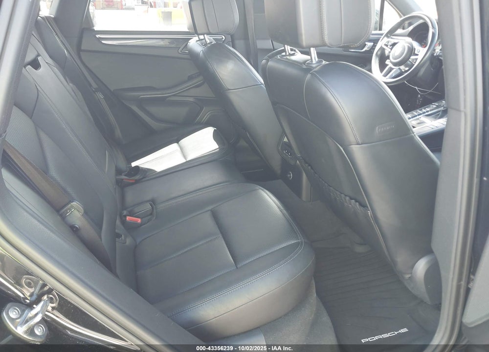 2015 PORSCHE MACAN VIN: WP1AB2A58FLB54370