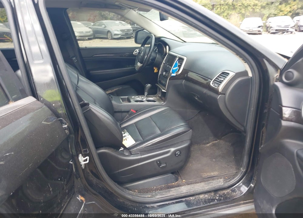 2011 JEEP GRAND CHEROKEE VIN: 1J4RR4GG0BC574200