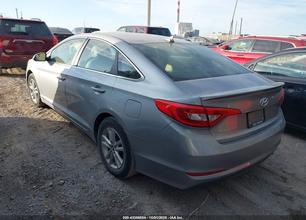 2015 HYUNDAI SONATA VIN: 5NPE24AFXFH202172
