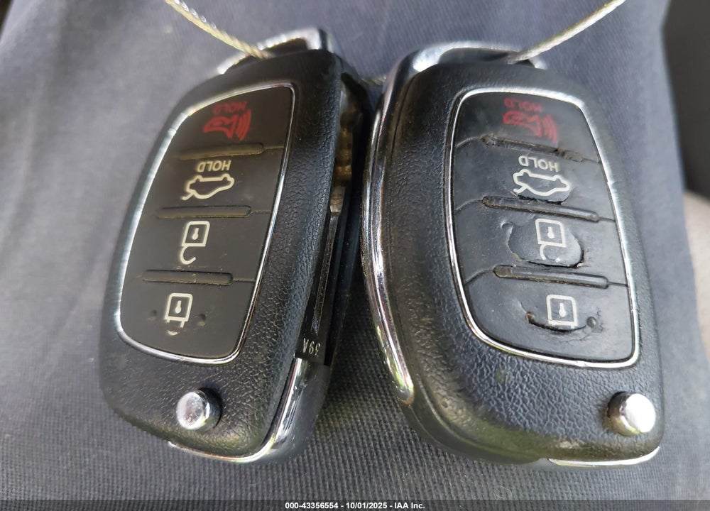 2015 HYUNDAI SONATA VIN: 5NPE24AFXFH202172