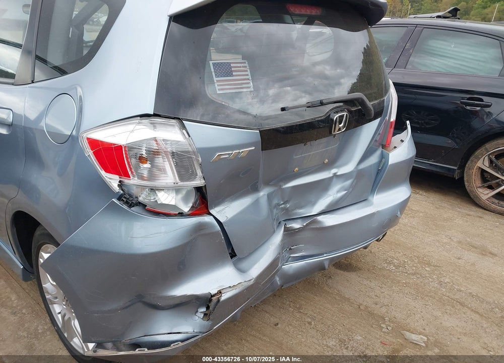 2011 HONDA FIT SPORT VIN: JHMGE8H54BC019309
