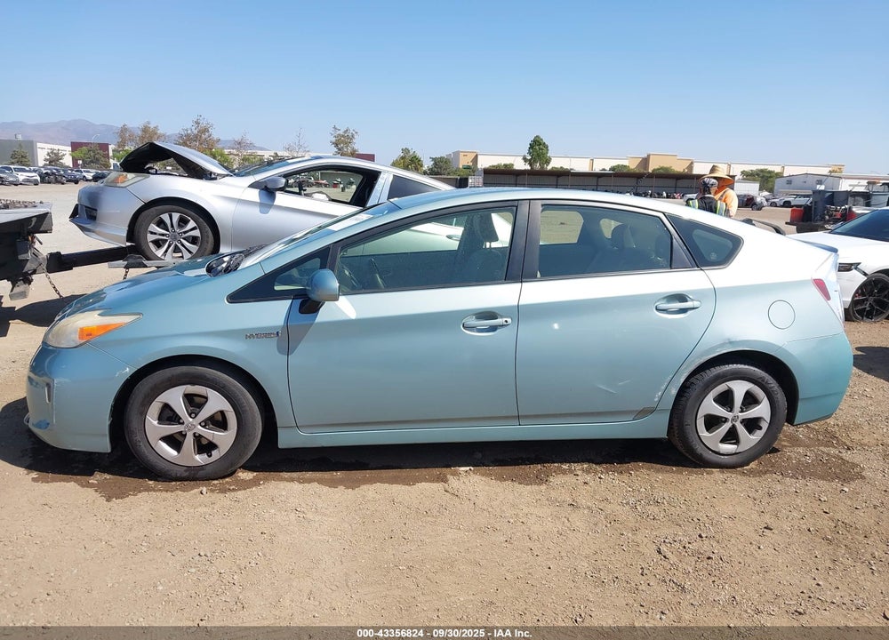 2013 TOYOTA PRIUS TWO VIN: JTDKN3DUXD1618600