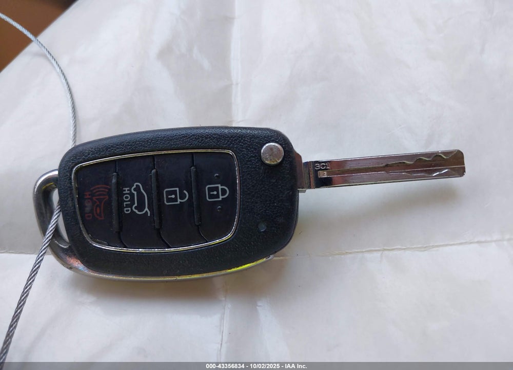 2016 HYUNDAI TUCSON VIN: KM8J33A28GU140132