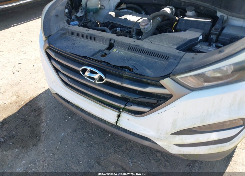 2016 HYUNDAI TUCSON VIN: KM8J33A28GU140132