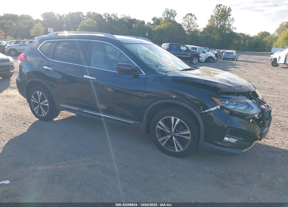 2017 NISSAN ROGUE SL VIN: 5N1AT2MV8HC825741