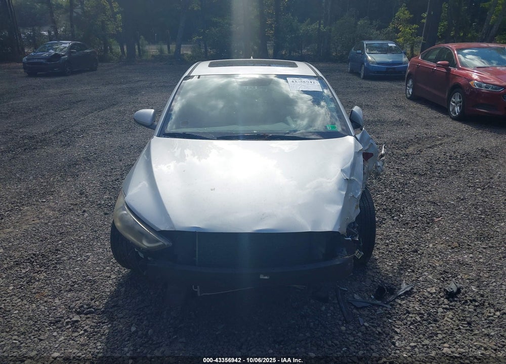 2018 HYUNDAI ELANTRA VIN: KMHD84LF7JU591659