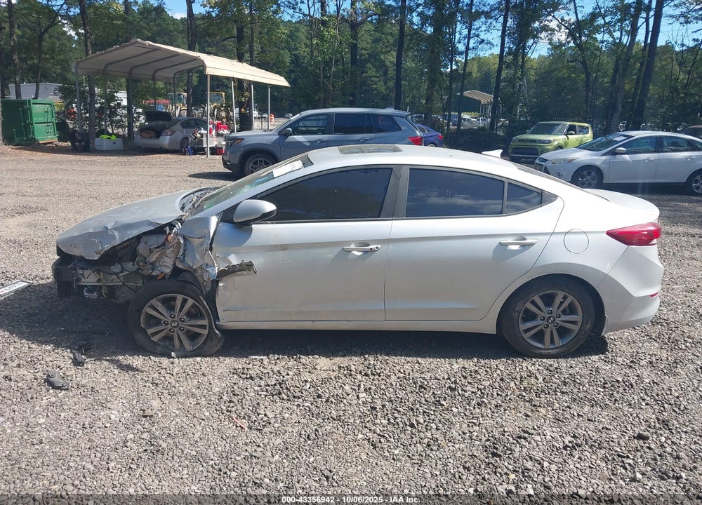 2018 HYUNDAI ELANTRA VIN: KMHD84LF7JU591659