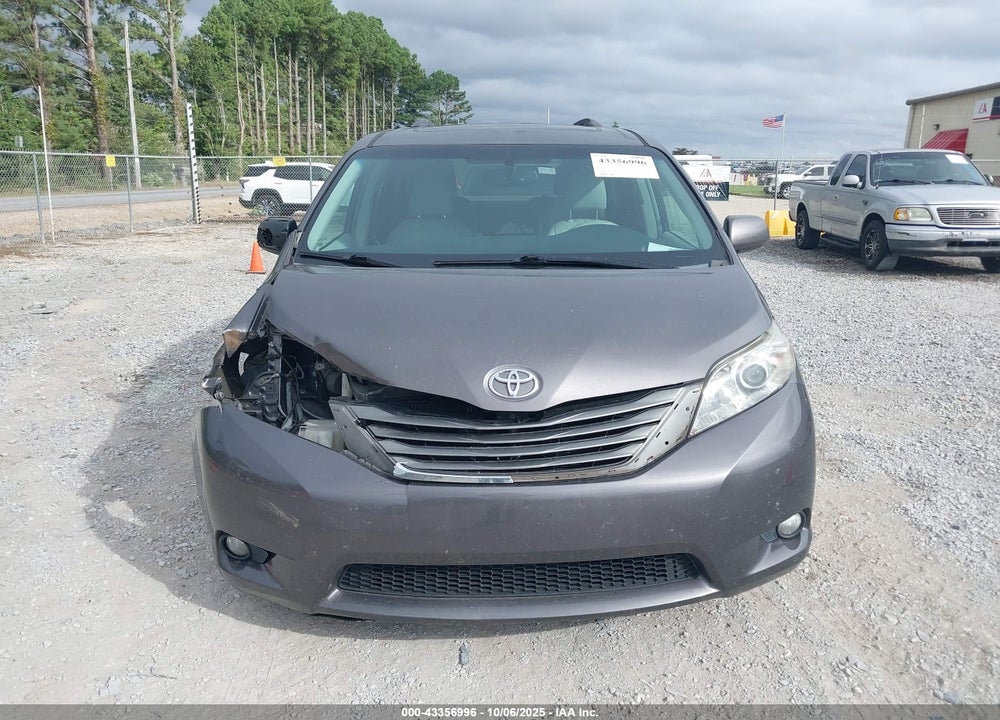 2013 TOYOTA SIENNA XLE V6 8 PASSENGER VIN: 5TDYK3DC5DS319643