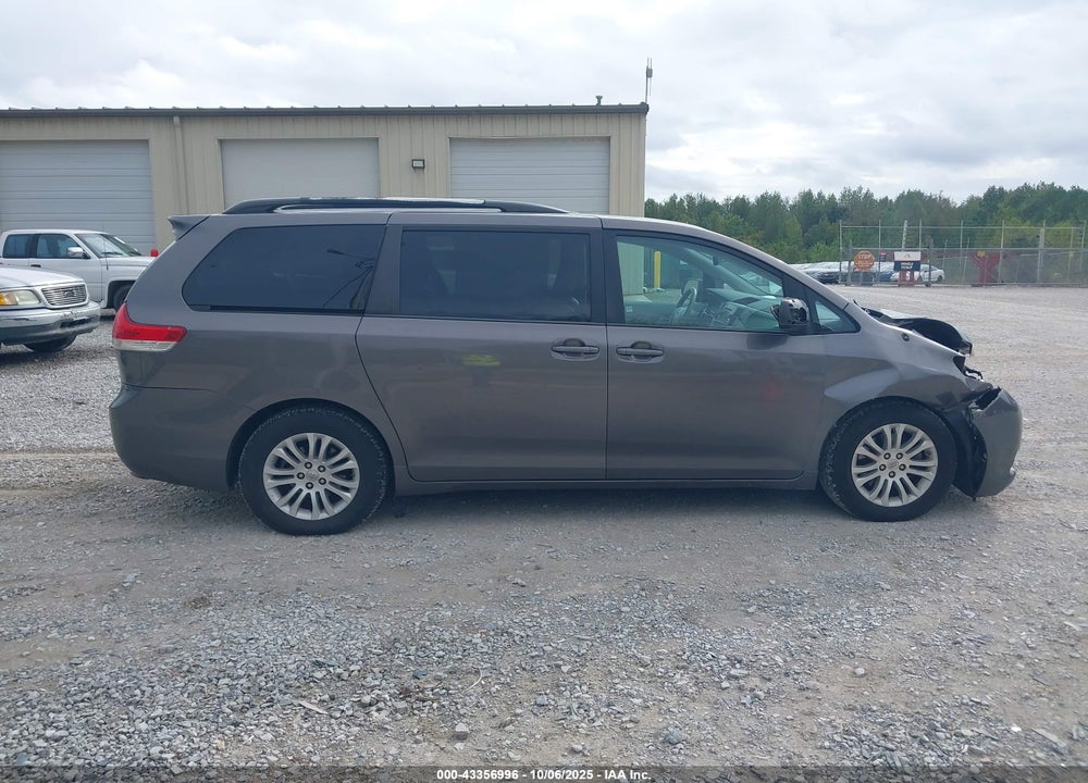 2013 TOYOTA SIENNA XLE V6 8 PASSENGER VIN: 5TDYK3DC5DS319643