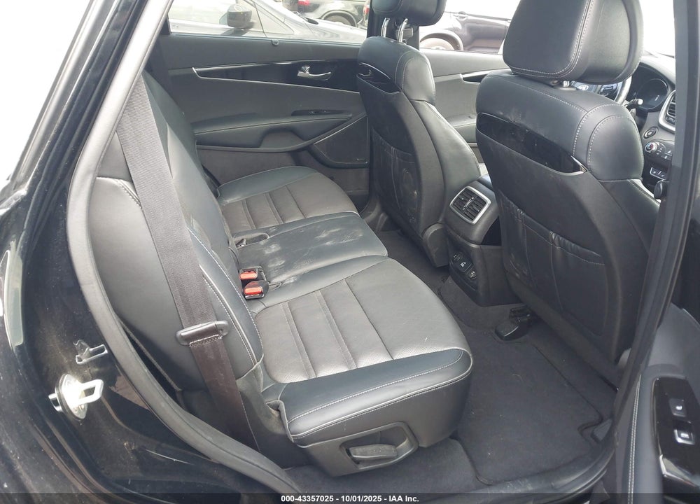 2016 KIA SORENTO VIN: 5XYPKDA53GG088119