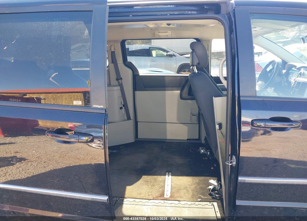 2010 DODGE GRAND CARAVAN SXT VIN: 2D4RN5D18AR268958