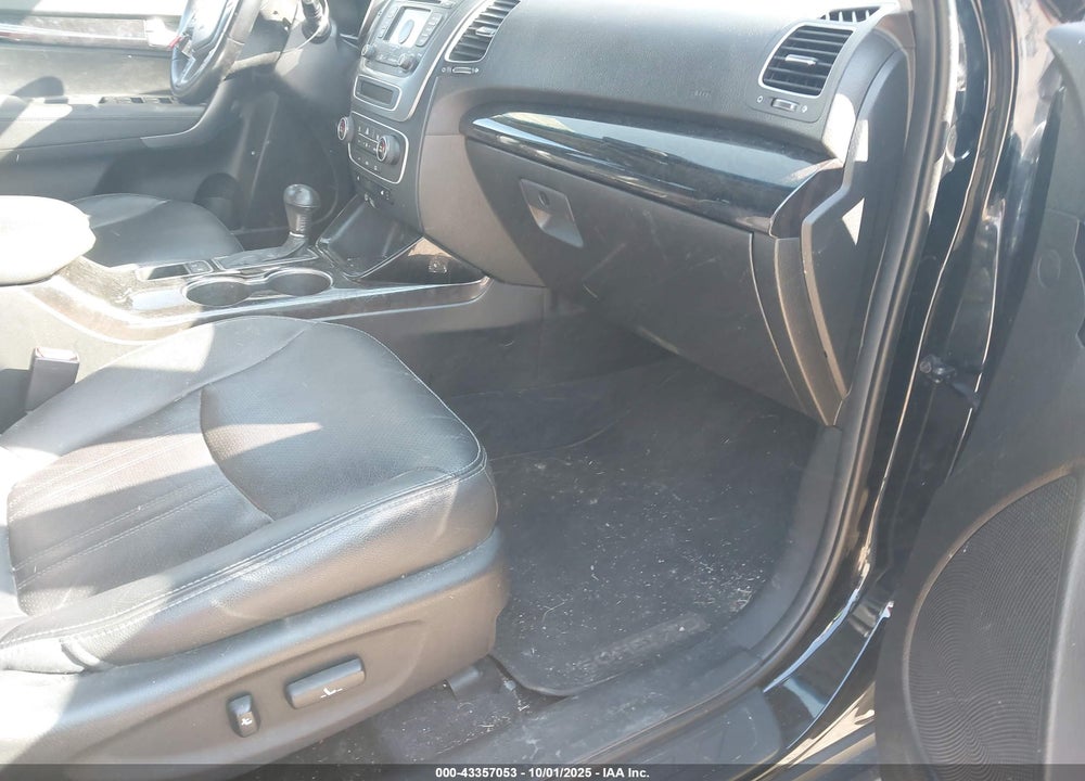 2015 KIA SORENTO EX V6 VIN: 5XYKUDA71FG583844